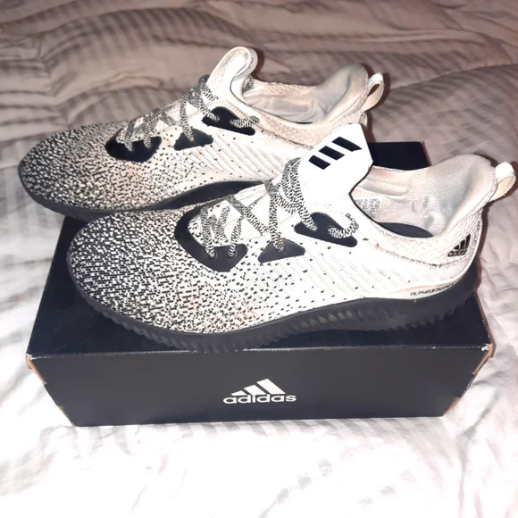 Sepatu Adidas Adidas Mines Men's Adidas Alphabounce White/black Size